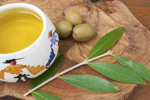 8 Amazing Benefits of Olive Leaf